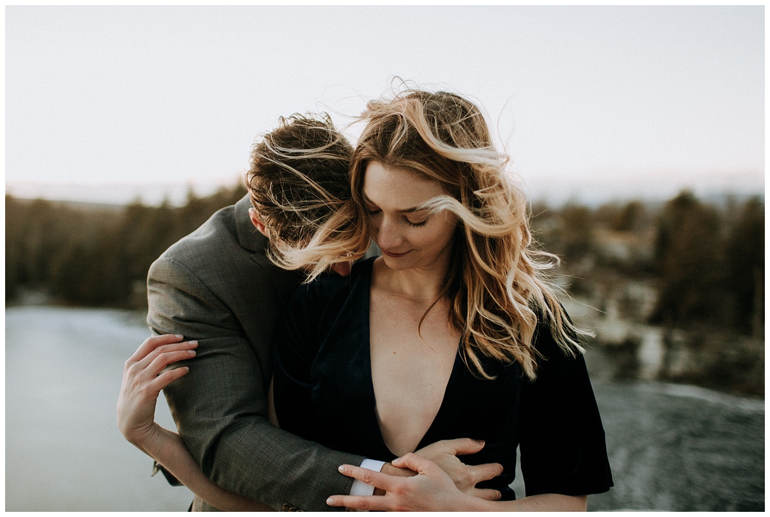 a windy engagement session in the catskill mountains